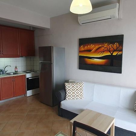 Θέα Μπροστά Στη Θάλασσα Apartamento Néa Péramos Exterior foto